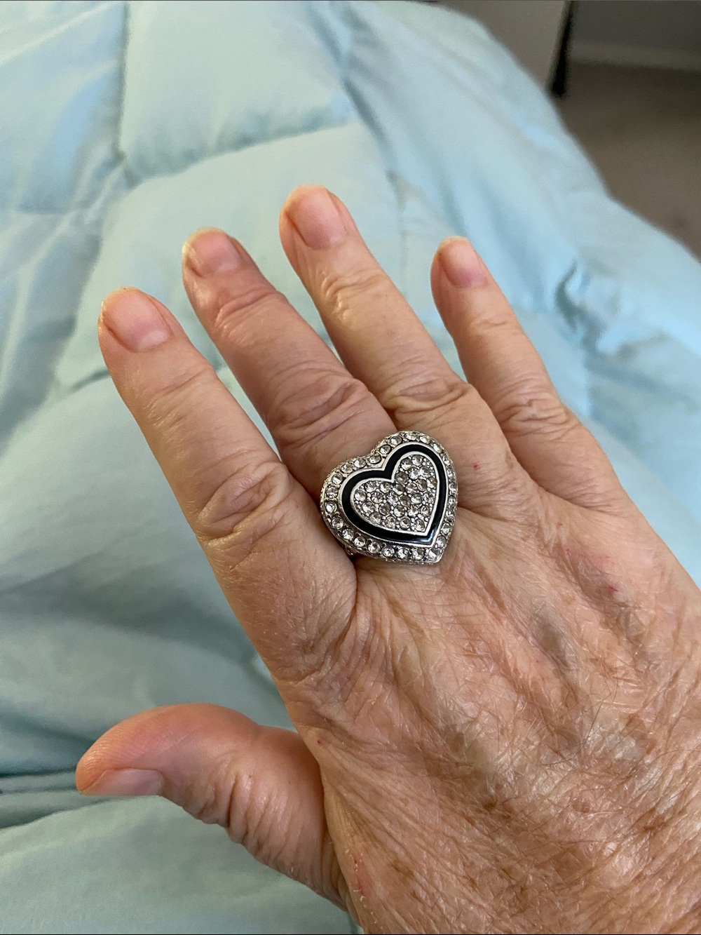 paparazzi Silver Heart Crystal Pavé Ring